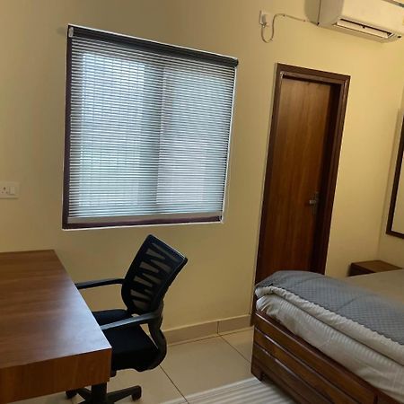 Ishanvi Hotel Luxurious Ghaziabad Exterior foto